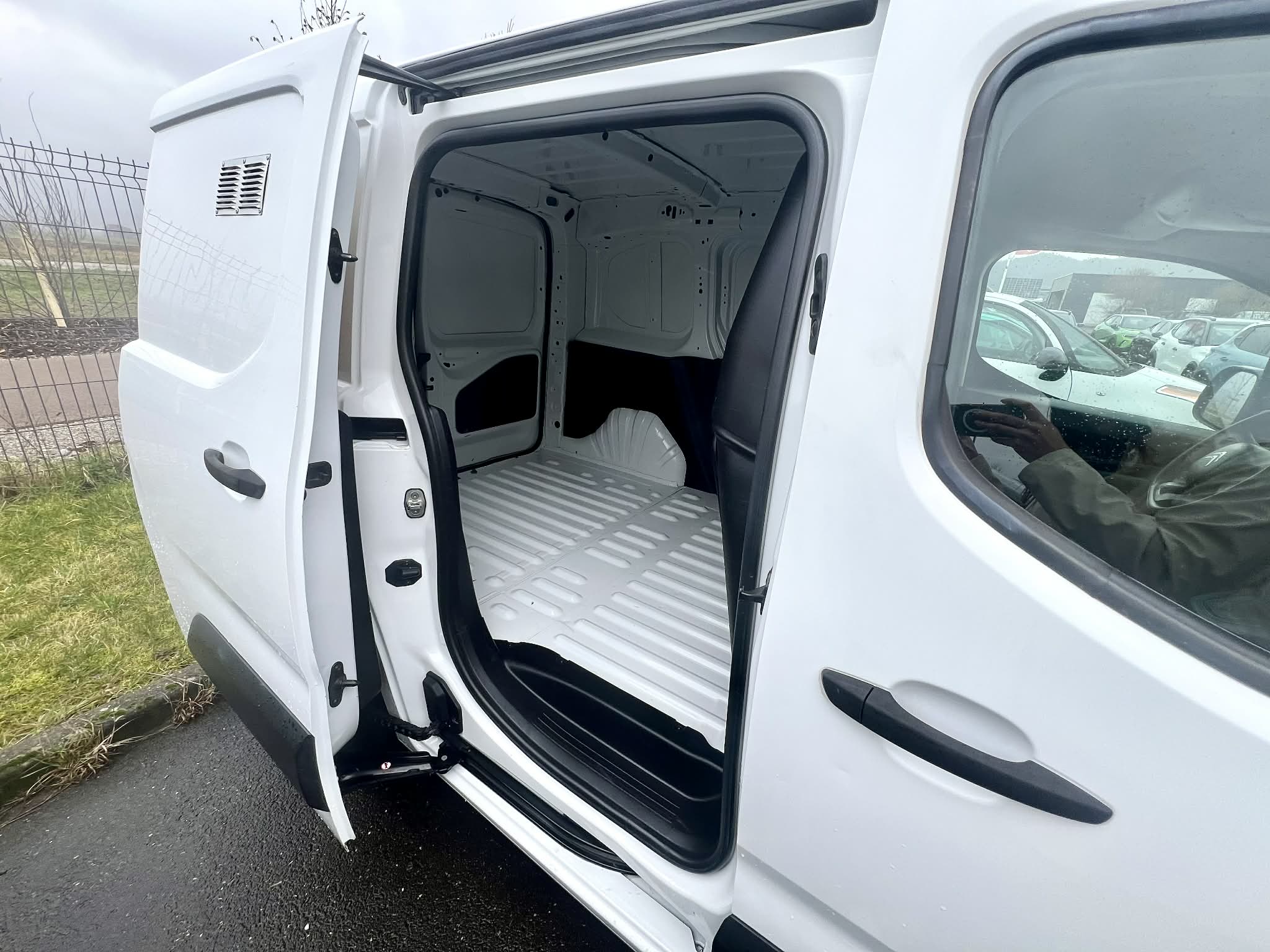 Garage Kern - BERLINGO VU TAILLE M 650KG BLUEHDI 75CV CLUB