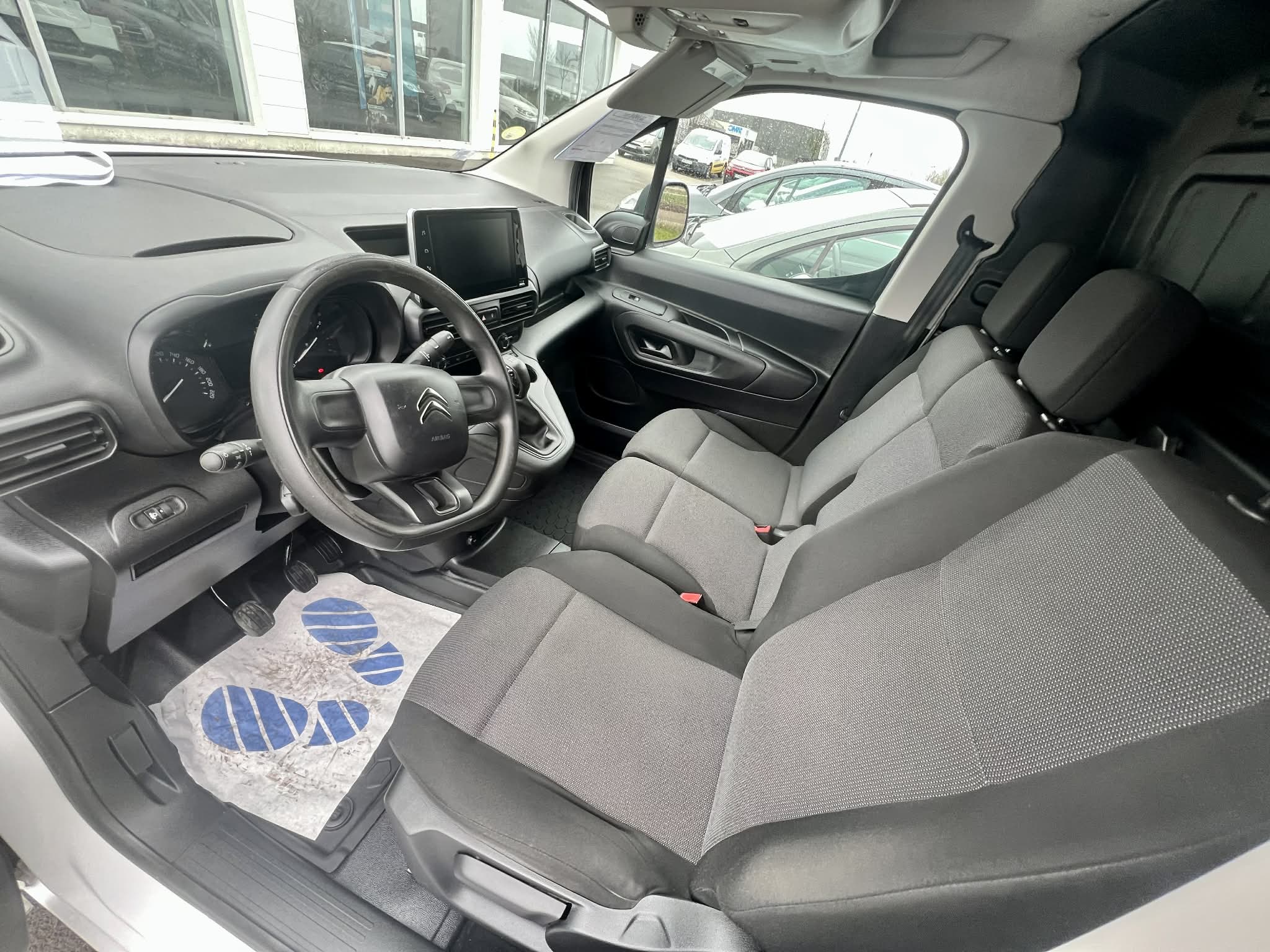 Garage Kern - BERLINGO VU TAILLE M 650KG BLUEHDI 75CV CLUB