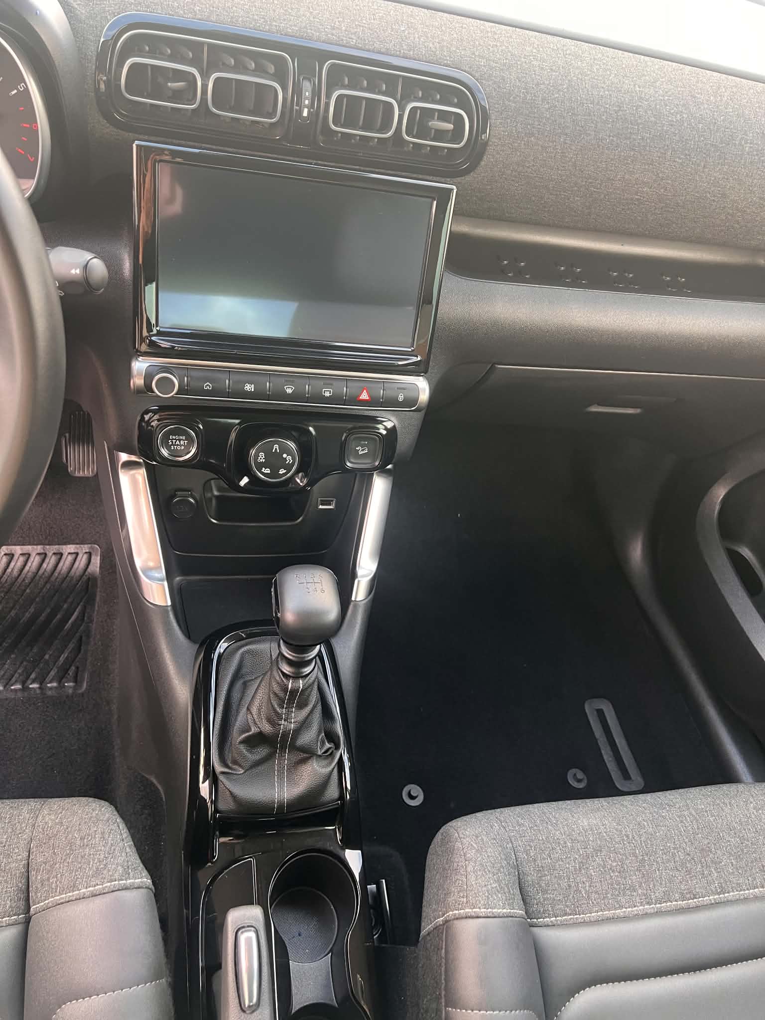 Garage Kern - C3 AIRCROSS PURETECH 110CV SHINE PACK 