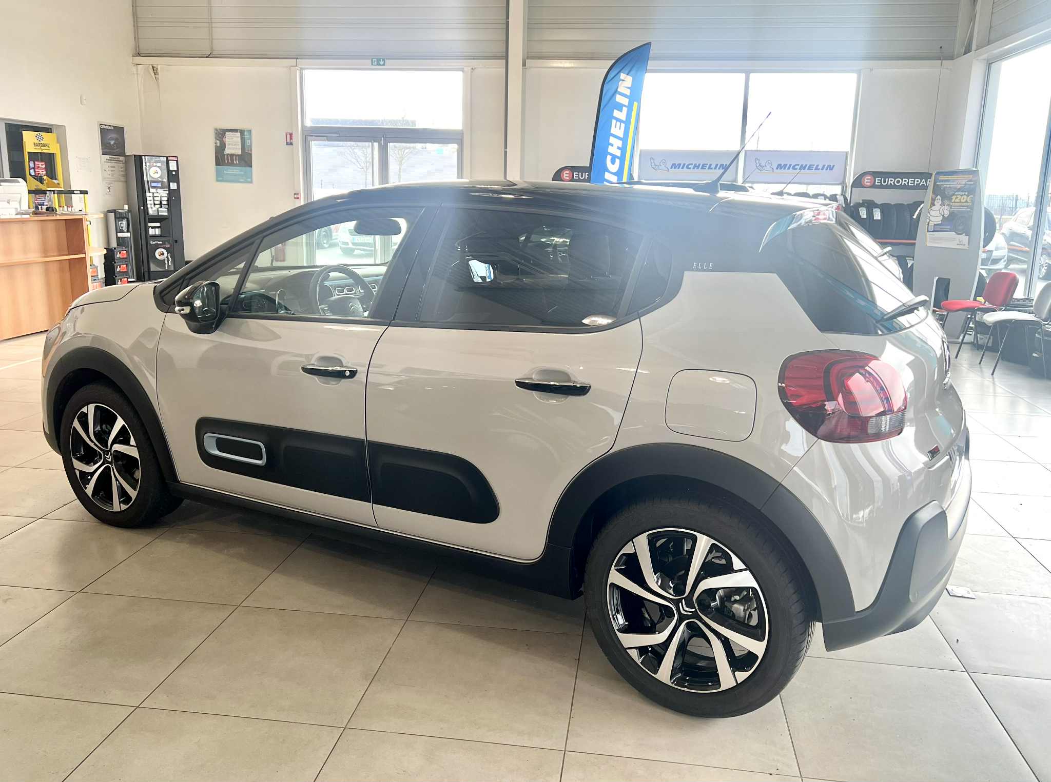 Garage Kern - CITROEN C3 PURETECH 110CV S&S EAT6 ELLE 