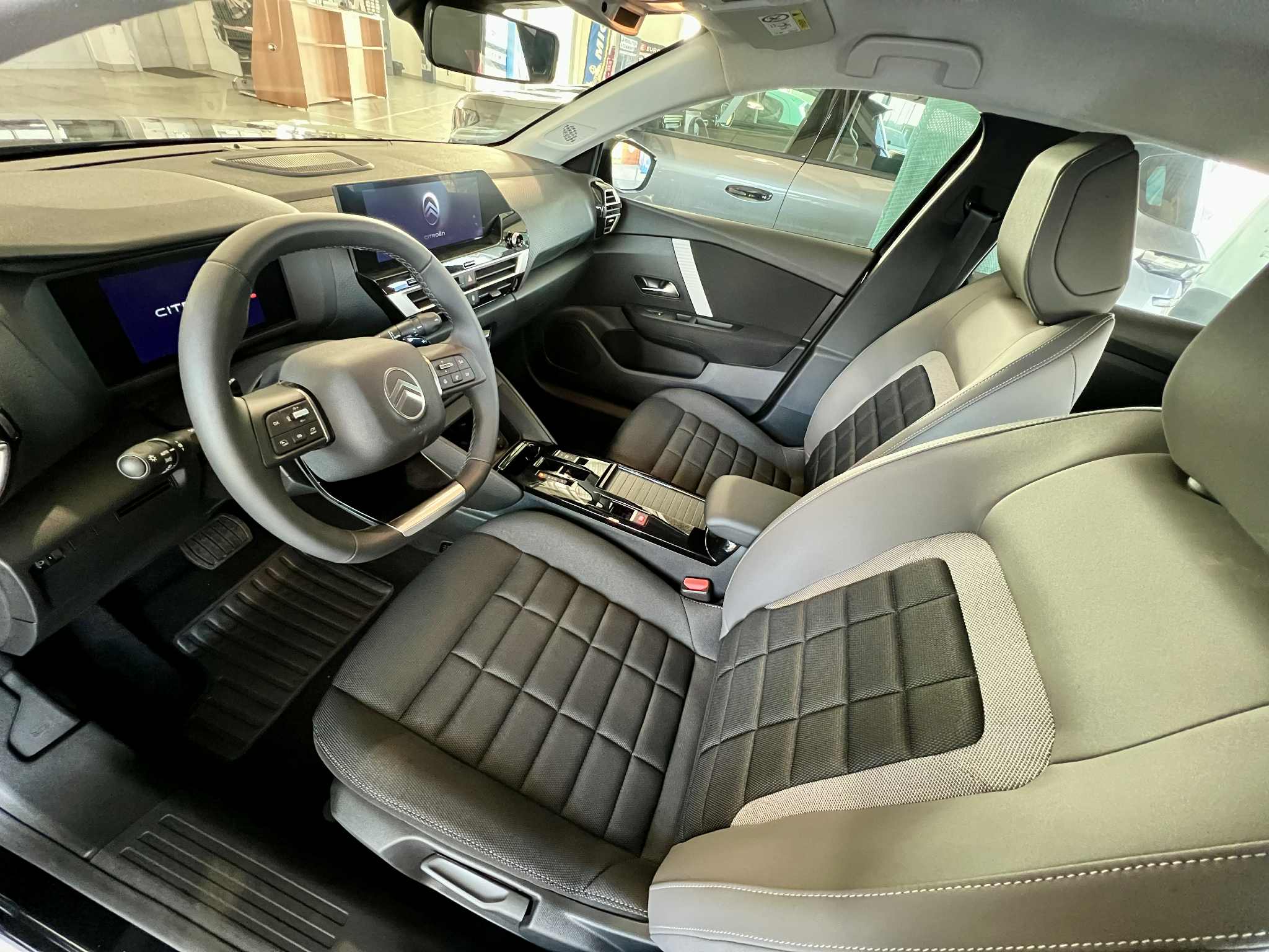 Garage Kern - CITROEN C4 1.2 HYBRIDE 145 BUSINESS 