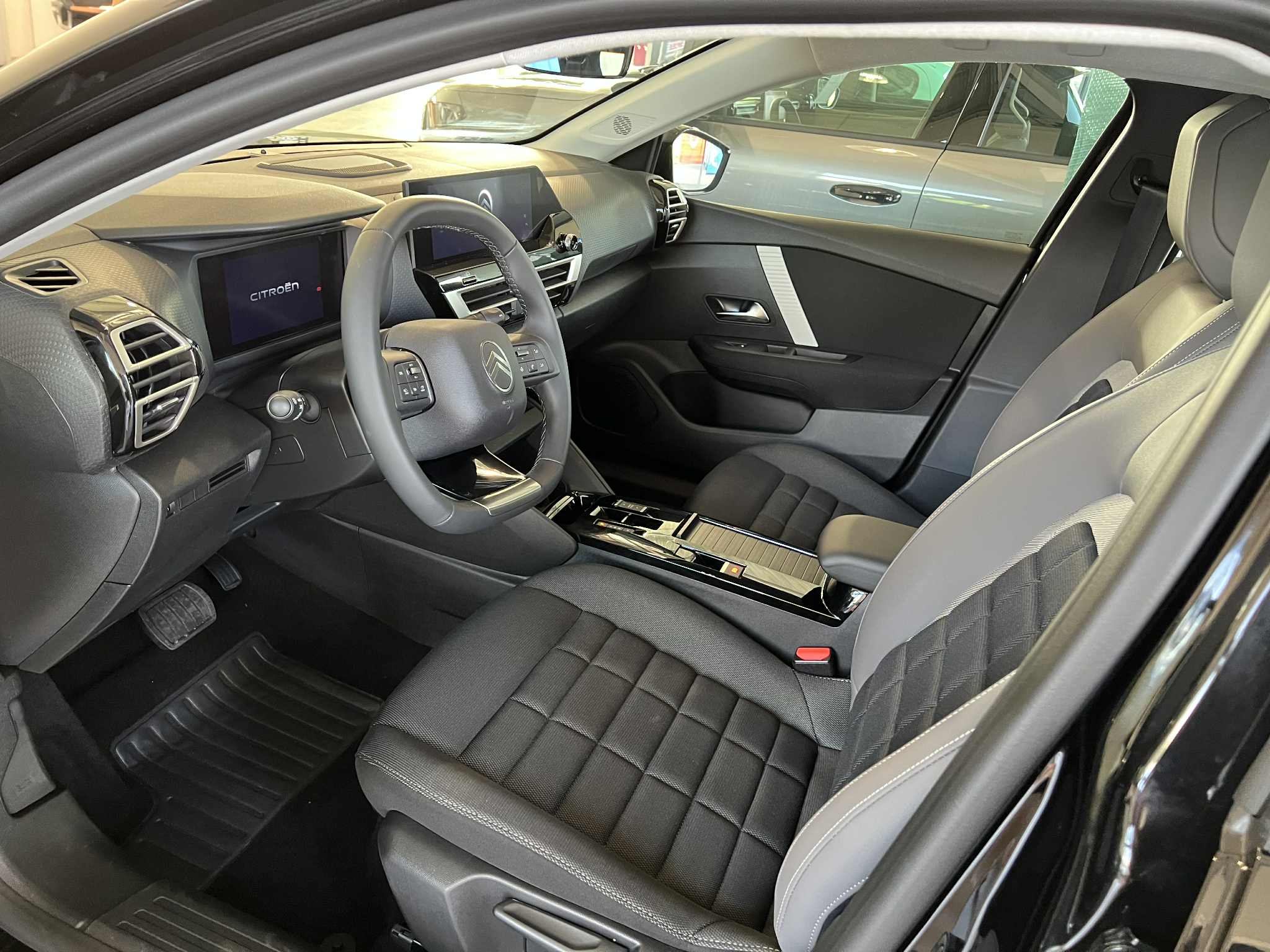 Garage Kern - CITROEN C4 1.2 HYBRIDE 145 BUSINESS 