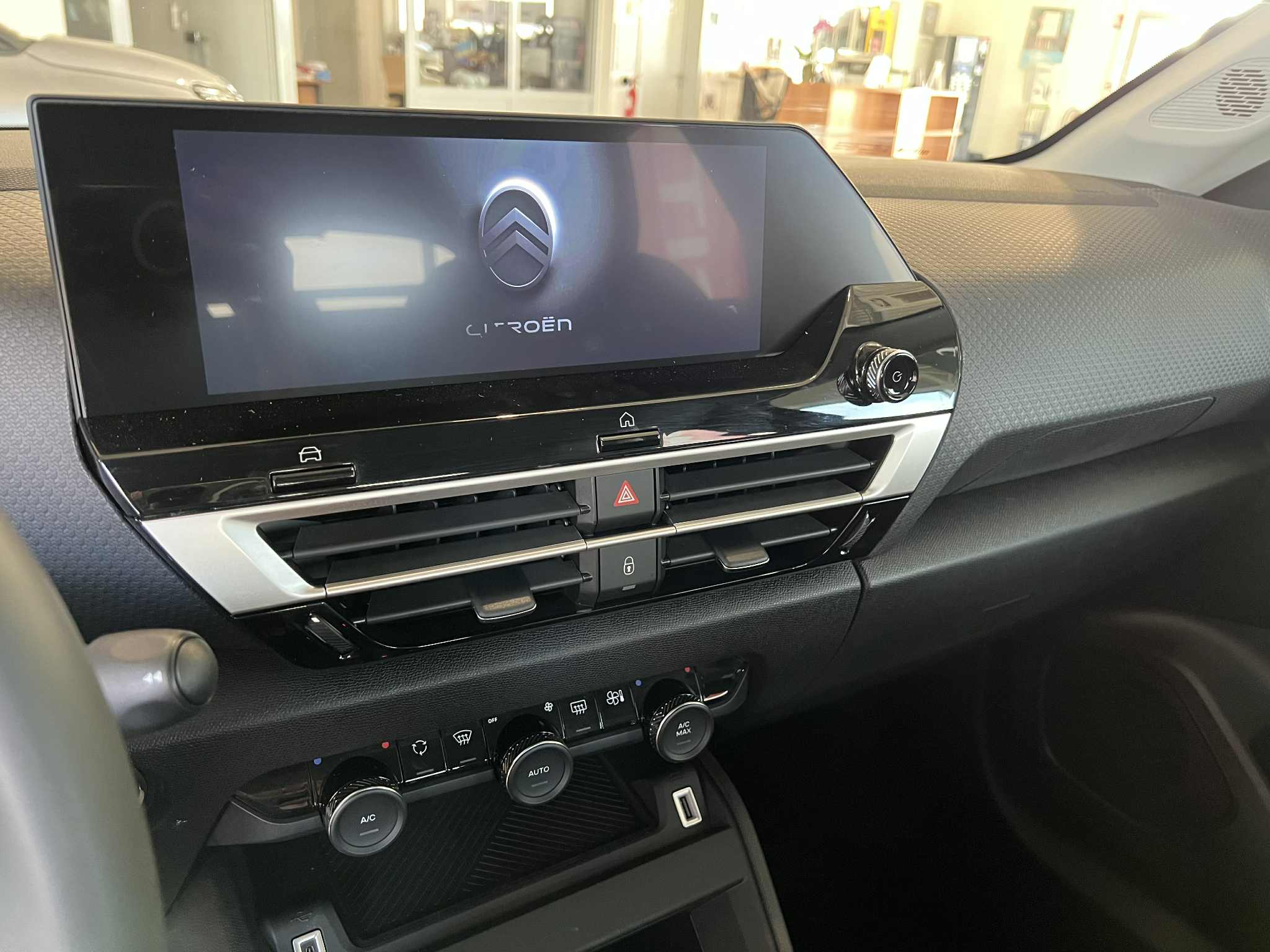 Garage Kern - CITROEN C4 1.2 HYBRIDE 145 BUSINESS 